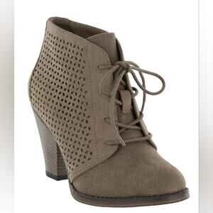 Mia booties 8.0